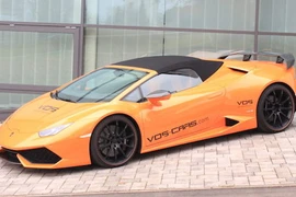 Soi “bò tót” mui trần Huracan Spyder độ giá 7,05 tỷ 