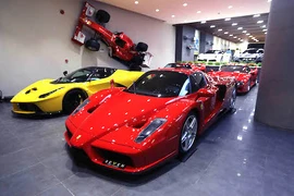 Bộ tứ siêu xe Ferrari hàng khủng, tiền tỷ họp mặt