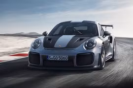 Siêu xe Porsche 911 GT2 RS “khủng” nhất chốt giá 6,6 tỷ