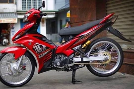 Yamaha Exciter 135 độ kiểng “long lanh” của biker Việt