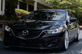Sedan Mazda 6 độ cực “VIP” phong cách siêu xe sang
