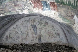 Phát hiện 400 căn phòng chứa đầy châu báu và hài cốt giữa hẻm núi 