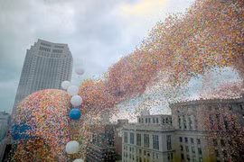 Những sự kiện lịch sử quá phi lý đến khó tin