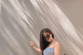 Phong cách thời trang cực chất của hot girl được Quang Hải để ý