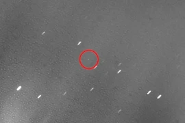 Bí ẩn mảnh rác Trái đất đe dọa Mặt Trăng, chuyên gia rối não 