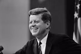 Bộ não của Tổng thống Kennedy biến mất bí ẩn, nước Mỹ hoang mang