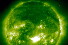 3.000 năm trước, “thế lực” vũ trụ khiến bầu trời xanh đỏ lạ thường 