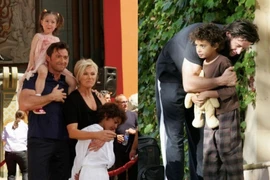 ‘Người sói’ Hugh Jackman tặng 28 tỷ đồng cho nhân viên dịp Giáng Sinh