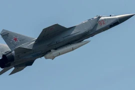 Uy lực tiêm kích “Cáo săn chồn” Mikoyan MIG-31BM của Nga khiến đối phương khiếp sợ