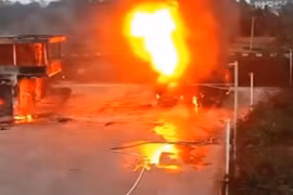 Chiếc xe bồn chở dầu phát nổ như bom ở Trung Quốc