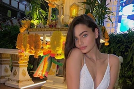 Mỹ nhân khiến con trai tỷ phú bị trục xuất chuộng thời trang nóng bỏng