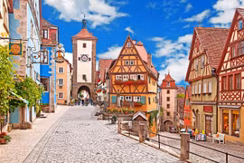 Mê mẩn những thị trấn cổ đẹp tựa tranh vẽ trên khắp thế giới