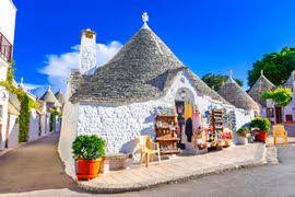 Khám phá ngôi làng xinh đẹp ở Italy giống như “thiên đường cổ tích”