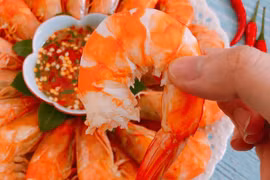 Vì sao cô gái bị sốc phản vệ khi ăn 3 con tôm?