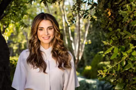 Ở tuổi 50, Hoàng hậu Jordan giữ vẻ đẹp trẻ trung nhờ bí kíp gì?