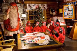 Du khách nô nức đến quê hương của ông già Noel dịp Giáng sinh