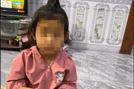 Màn kịch bé gái 5 tuổi bị bỏ rơi: Bắc Giang giao Sở Tư pháp giải quyết