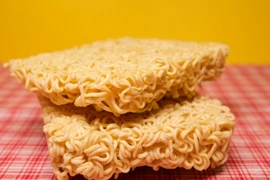 Em đâm chết anh trai chỉ vì…một gói mì tôm