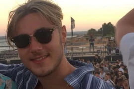 Du khách Anh tử nạn vì cánh quạt trực thăng khi đang selfie