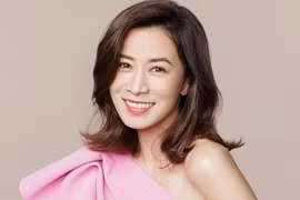 Bí quyết dưỡng da mịn như da em bé của Xa Thi Mạn ở tuổi 45