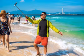 Giả ốm để đi du lịch, nam nhân viên bị sa thải