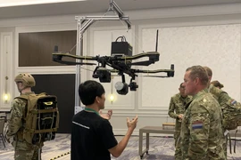 Từ đứa trẻ xóm xì ke tới CEO công ty thiết bị bay không người lái