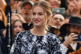 Ngắm mãi không chán vẻ đẹp của công chúa Tây Ban Nha 17 tuổi