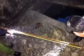 Khởi tố vụ bé trai rơi xuống bể phốt trường mầm non tử vong