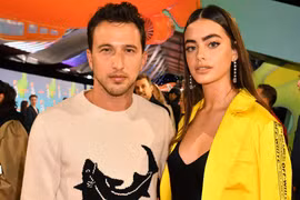 Người mẫu 19 tuổi khiến con trai tỷ phú bị trục xuất chuộng thời trang nóng bỏng