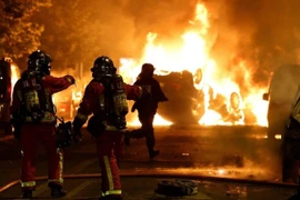 Pháp: Đề xuất phạt phụ huynh có con em tham gia bạo loạn