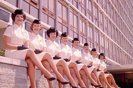 Bất ngờ vẻ đẹp ngọt ngào của tiếp viên hàng không thế kỷ 20