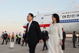 Thời trang của Đệ nhất phu nhân Hàn Quốc mặc thường “cháy hàng“