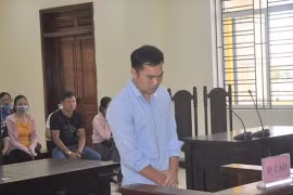 Cựu trung úy công an nổ súng cướp ngân hàng bất ngờ bị choáng tại tòa