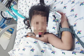Sốc sốt xuất huyết trẻ nguy kịch: Khi nào cần đi viện?