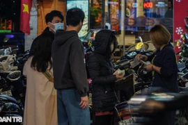 Hà Nội: Trông giữ xe "chặt chém", chủ bãi xe bị công an mời làm việc