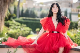 Mỹ nhân giàu có nhất Philippines chuộng gu thời trang nóng bỏng, sexy 