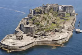 Khám phá “hòn đảo ma” nằm giữa biển ở Nhật Bản