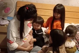 Chồng đòi ly hôn vì đoán vợ sắp sinh con gái thứ 5