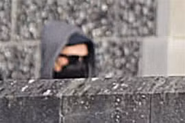 Người đàn ông bị tòa cấm lại gần động vật vì lý do sốc