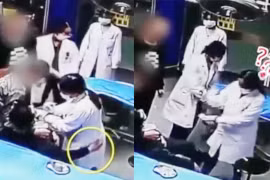 Nam bệnh nhân sàm sỡ bác sĩ đang sơ cứu vết thương cho mình?