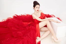 Thí sinh chuyển giới “Đại sứ hoàn mỹ 2020” ăn mặc cực nóng bỏng “đốt mắt“