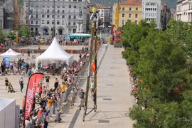 Cận cảnh chiếc xe đạp cao nhất thế giới lên tới 7,77m