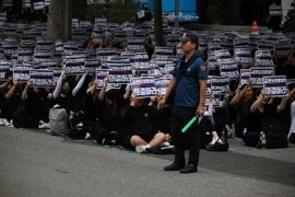 Hàn Quốc: Hàng chục nghìn giáo viên biểu tình vì bị bắt nạt