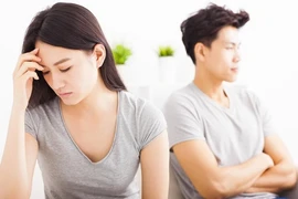 Đau khổ khi bị chồng cũ xem như là “người dưng” 