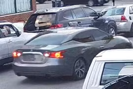 Ghi hình về nạn cướp, phóng viên Mỹ bị trấn lột cả máy quay