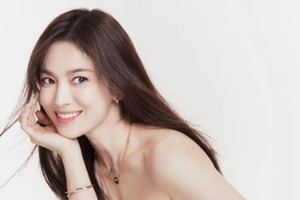 Song Hye Kyo lại xuất hiện với bộ ảnh thời trang sành điệu