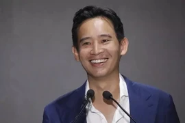 Thành tích học vấn khủng của ứng viên thủ tướng Thái Lan