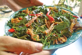 Món gỏi sầu đâu nổi tiếng của người An Giang có gì đặc biệt?