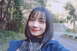 Phong cách thời trang cực nữ tính của hot girl tuyển bóng đá nữ Việt Nam