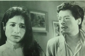 Bộ ảnh siêu hiếm của NSND Hoàng Dũng với các mỹ nhân Việt